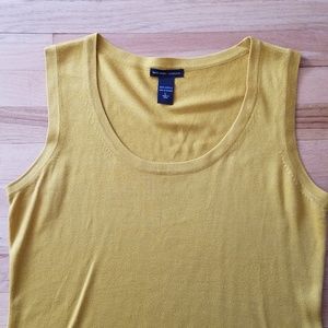 🚨3/$15🚨 New York & Company Yellow Sleeveless Career Top - Large
